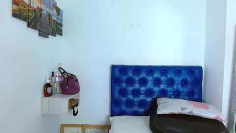 Snapshot of carla_beer chatting on December 2024 11:12:02 AM Carla online show from December 2024 11:12:02 AM