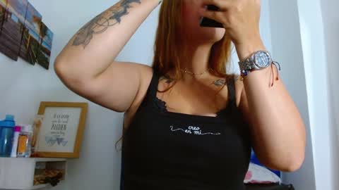 Snapshot of carla_beer chatting on December 2024 11:41:02 AM Carla online show from December 2024 11:41:02 AM