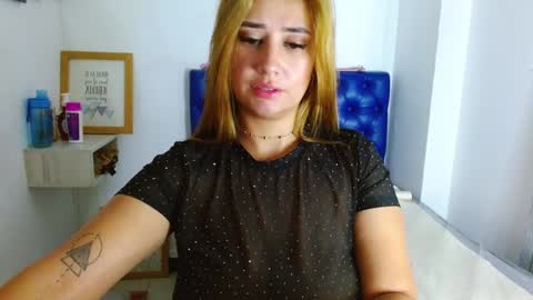 Snapshot of carla_beer chatting on December 2024 01:52:02 PM Carla online show from December 2024 01:52:02 PM