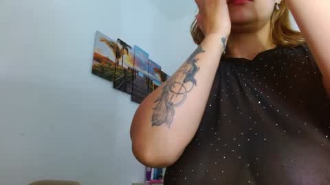 Snapshot of carla_beer chatting on February 2025 11:34:01 AM Carla online show from February 2025 11:34:01 AM