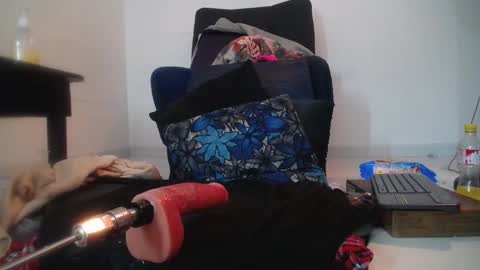 Snapshot of carla_prestige chatting on January 2025 10:18:01 PM carla_prestige online show from January 2025 10:18:01 PM
