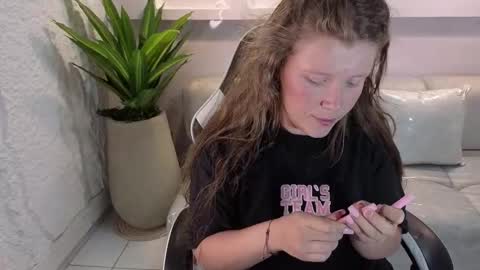 Snapshot of carla_tp chatting on November 2025 01:09:02 PM Carla online show from November 2025 01:09:02 PM