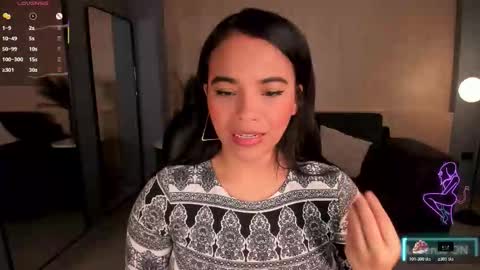 Carla online show from November 2025 03:58:01 PM