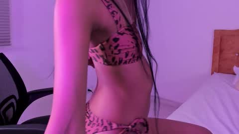 Snapshot of carley_lux chatting on October 2025 04:00:01 PM carley lux online show from October 2025 04:00:01 PM