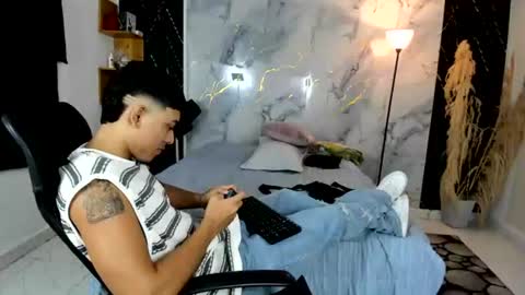 Snapshot of carlitosex09 chatting on August 2026 04:06:02 AM master online show from August 2026 04:06:02 AM