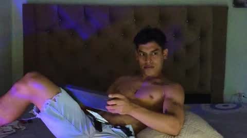 carloshero69 online show from November 2025 06:08:01 PM