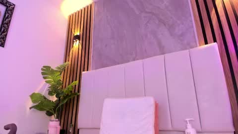 Snapshot of carlotta_velour chatting on May 2026 07:24:02 AM Carlotta Velour online show from May 2026 07:24:02 AM
