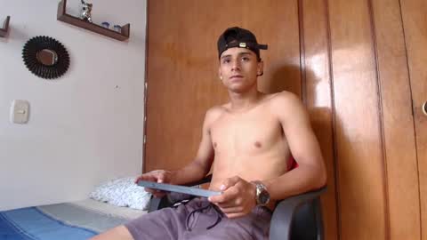 carloz_perez online show from November 2025 03:00:02 PM