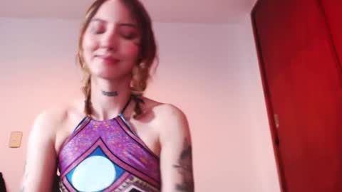 Snapshot of carmennrusso chatting on February 2025 02:39:02 AM carmennrusso online show from February 2025 02:39:02 AM