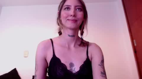 Snapshot of carmennrusso chatting on February 2025 02:37:01 AM carmennrusso online show from February 2025 02:37:01 AM