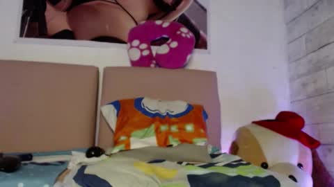 Snapshot of caro_milf_ chatting on January 2025 09:12:01 AM Caro milf  online show from January 2025 09:12:01 AM