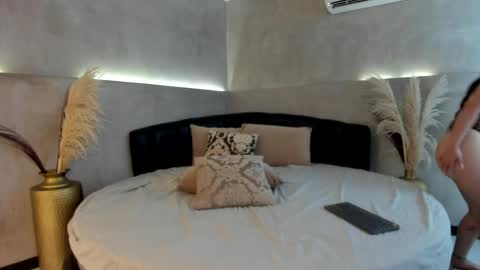 Carolina   online show from April 2026 02:47:02 PM