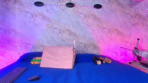 Carol online show from November 2025 07:16:02 PM