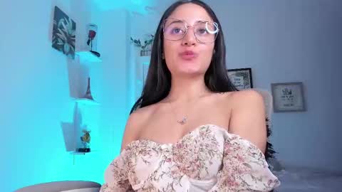 Caroline online show from February 2025 03:18:01 AM