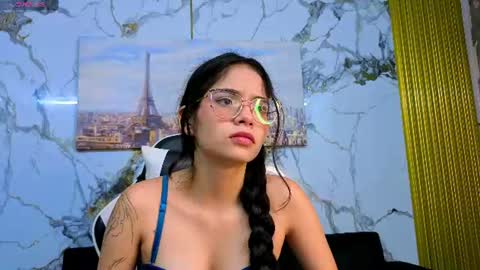 Snapshot of carolina23_pm chatting on June 2026 11:38:02 PM carolina23_pm online show from June 2026 11:38:02 PM