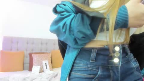 Carolina online show from October 2025 12:23:02 PM