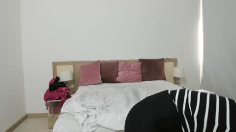 Carolina online show from October 2025 12:39:01 PM