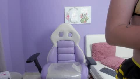 Snapshot of carolina_latinlady chatting on January 2025 11:35:02 PM Carolina online show from January 2025 11:35:02 PM