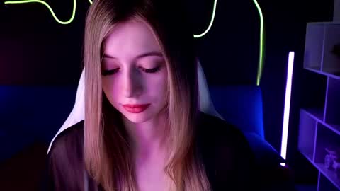 Carolina online show from December 2024 01:25:01 AM