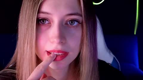Carolina online show from December 2024 04:31:02 AM