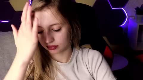 Carolina online show from January 2025 04:20:01 AM