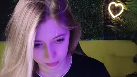 Carolina online show from February 2025 01:10:01 AM