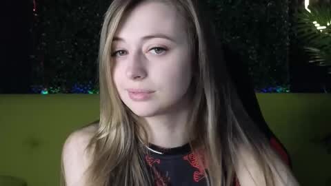 Carolina online show from February 2025 09:53:02 AM
