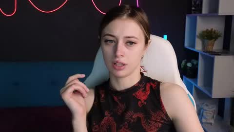 Carolina online show from February 2025 04:09:02 AM