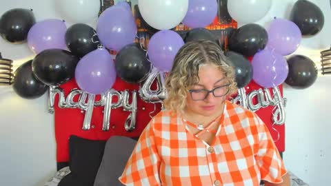 Snapshot of carolinacrus01 chatting on October 2025 03:07:02 PM Carolina online show from October 2025 03:07:02 PM