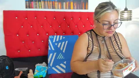 Snapshot of carolinacrus01 chatting on October 2025 07:05:01 PM Carolina online show from October 2025 07:05:01 PM