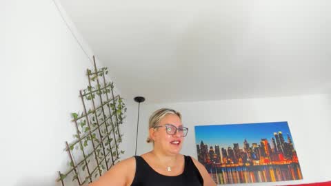 Snapshot of carolinacrus01 chatting on October 2025 03:01:01 PM Carolina online show from October 2025 03:01:01 PM