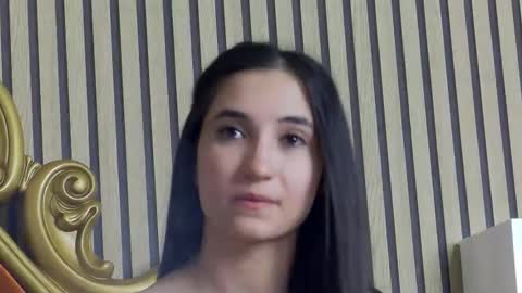 carolinahart online show from April 2026 06:10:01 PM