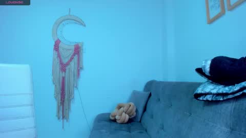 Carolina online show from October 2025 12:04:02 PM