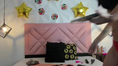 caroline daring online show from June 2026 12:44:01 PM
