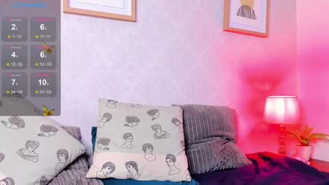  Caroline  online show from January 2025 11:54:01 AM