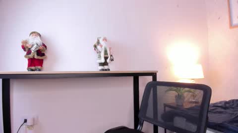  Caroline  online show from January 2026 11:37:02 AM