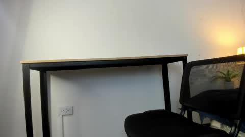  Caroline  online show from April 2026 11:32:01 AM