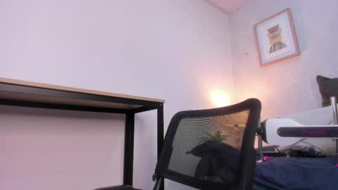  Caroline  online show from April 2026 11:25:02 AM