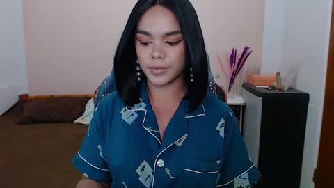 caroline_east online show from February 2025 01:54:02 PM