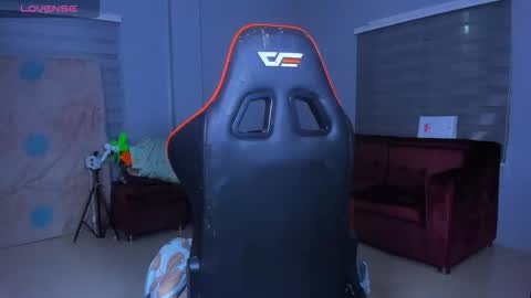 Snapshot of caroline_east chatting on October 2025 10:46:02 AM caroline_east online show from October 2025 10:46:02 AM