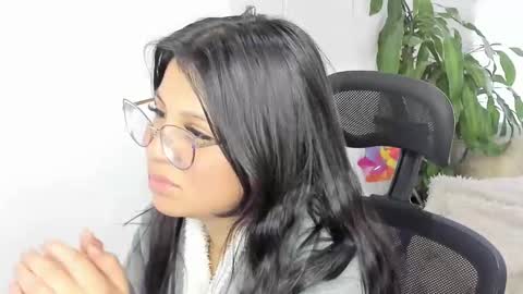 caroline_rodriguez_9 online show from September 2025 04:12:01 PM