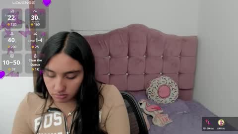 caroline_rodriguez_9 online show from October 2025 07:32:01 PM