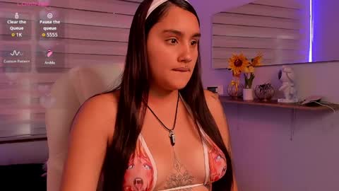 caroline_rodriguez_9 online show from April 2026 07:58:02 PM