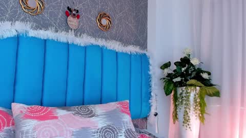 CarolineeGarcia online show from December 2024 03:20:02 PM