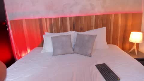 Caroline online show from November 2025 06:46:02 PM