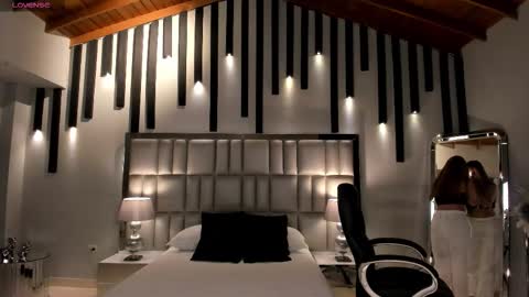 Caro online show from November 2025 10:26:02 AM