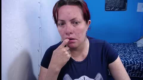 Carolinhe  online show from March 2026 12:02:02 PM