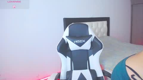 CarolinneFiotti online show from October 2025 11:58:01 AM