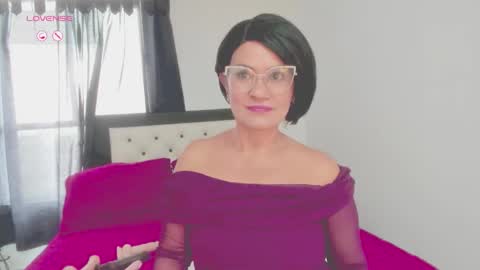 Snapshot of carolinnefiotti chatting on February 2026 04:30:01 PM CarolinneFiotti online show from February 2026 04:30:01 PM