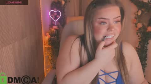 Snapshot of caroll_li chatting on February 2025 12:43:02 AM caroll_li online show from February 2025 12:43:02 AM